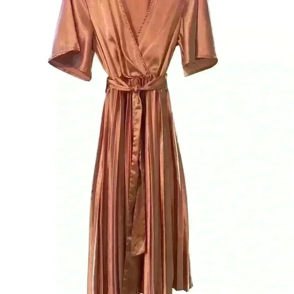 Satin Pleated Midi Dress Pretty Little Thing dusty rose size 10 exc con - Picture 10 of 10